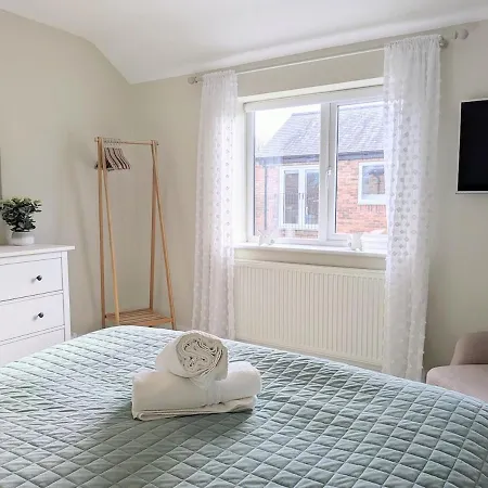 The Mews With Free Parking Semesterbostad *