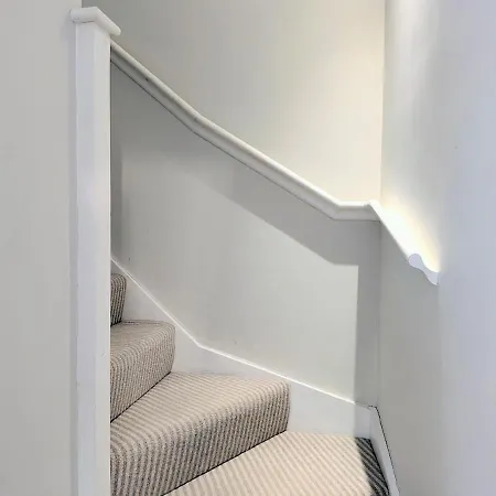 The Mews With Free Parking Semesterbostad