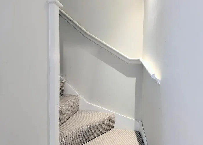 The Mews With Free Parking Semesterbostad