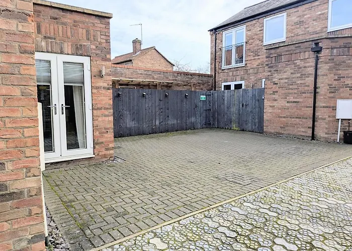 The Mews With Free Parking * York