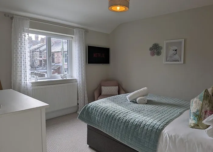 The Mews With Free Parking Semesterbostad