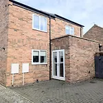 Nyaraló The Mews With Free Parking